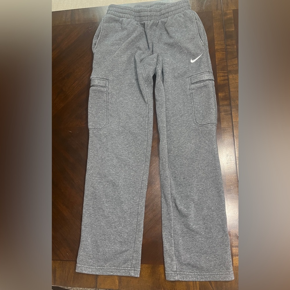 Nike small men’s grey sweatpants with cargo pockets